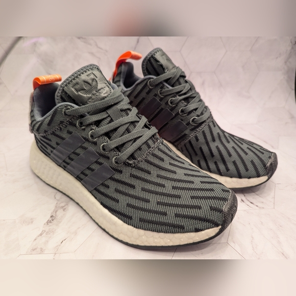 Adidas NMD_R2 "Utility Ivy" - Picture 2 of 6